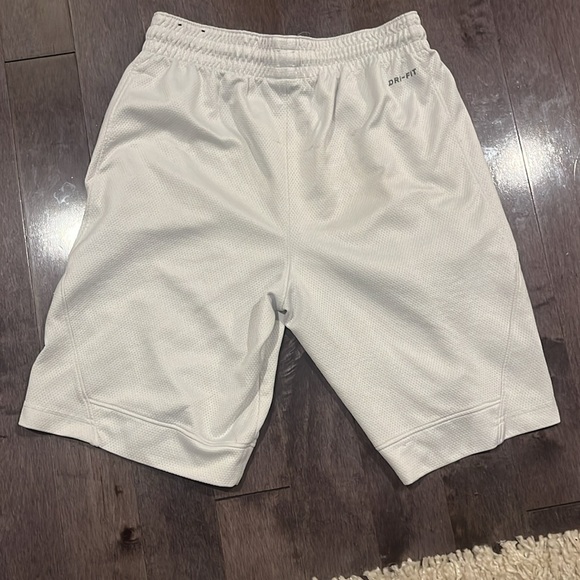 White Nike Air Jordan Basketball Shorts - Picture 3 of 4
